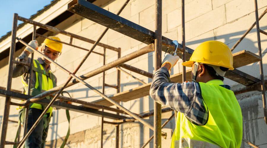 Professional gutter cleaning in Dewey, AZ